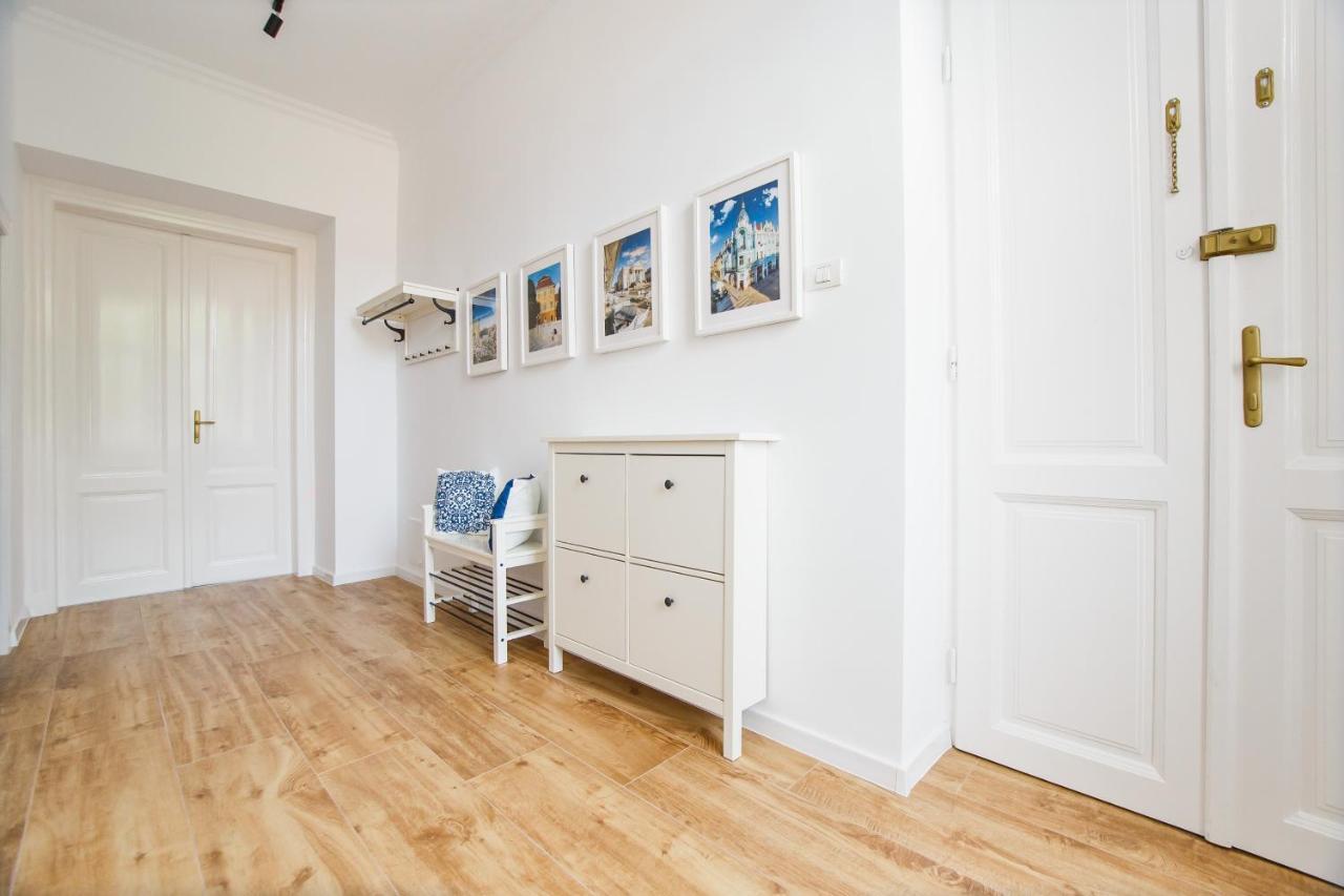 Spacious Riverviews Apartment Near Piata Unirii Oradea Dış mekan fotoğraf