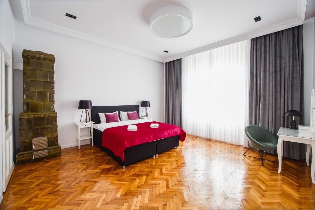 Spacious Riverviews Apartment Near Piata Unirii Oradea Dış mekan fotoğraf