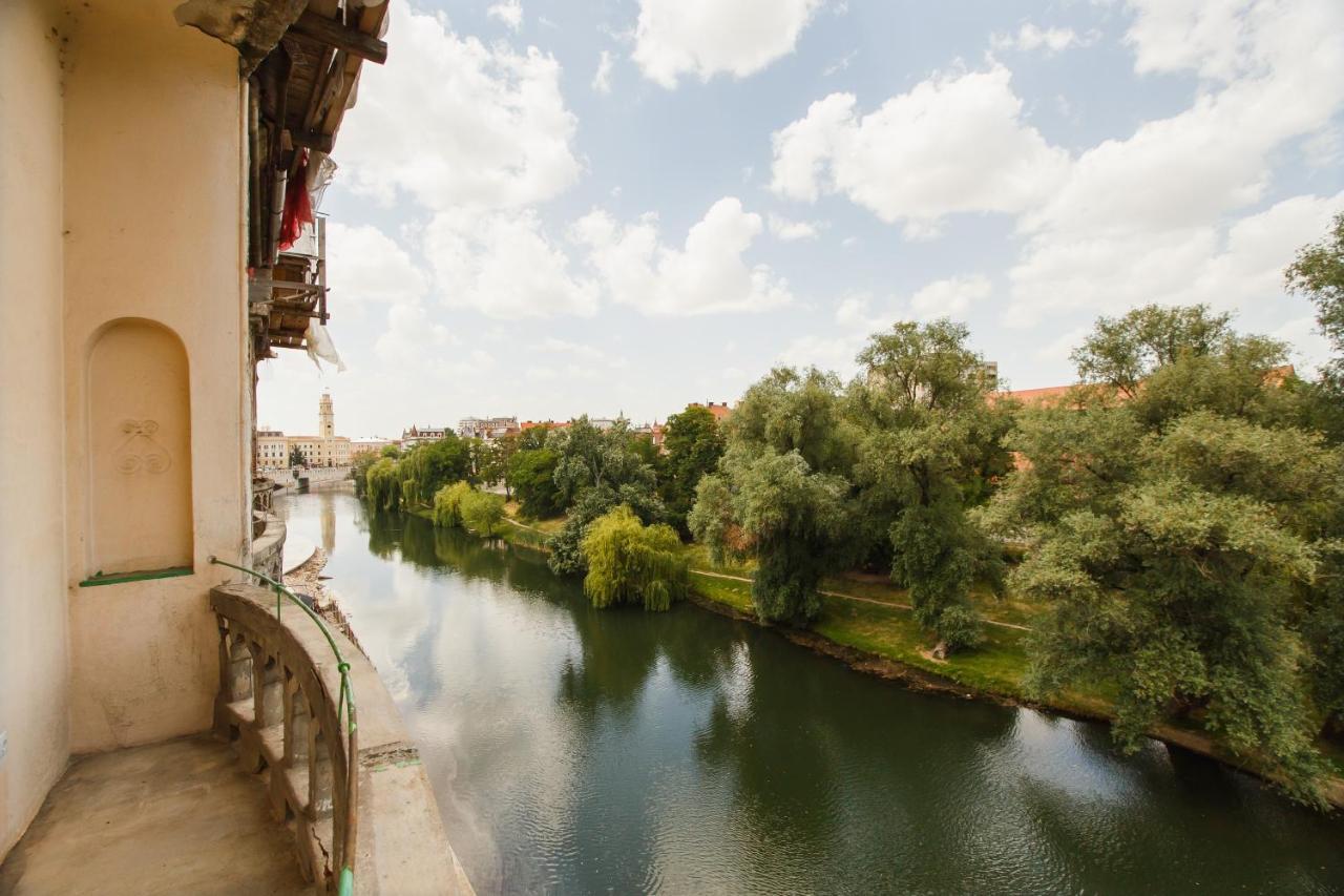 Spacious Riverviews Apartment Near Piata Unirii Oradea Dış mekan fotoğraf