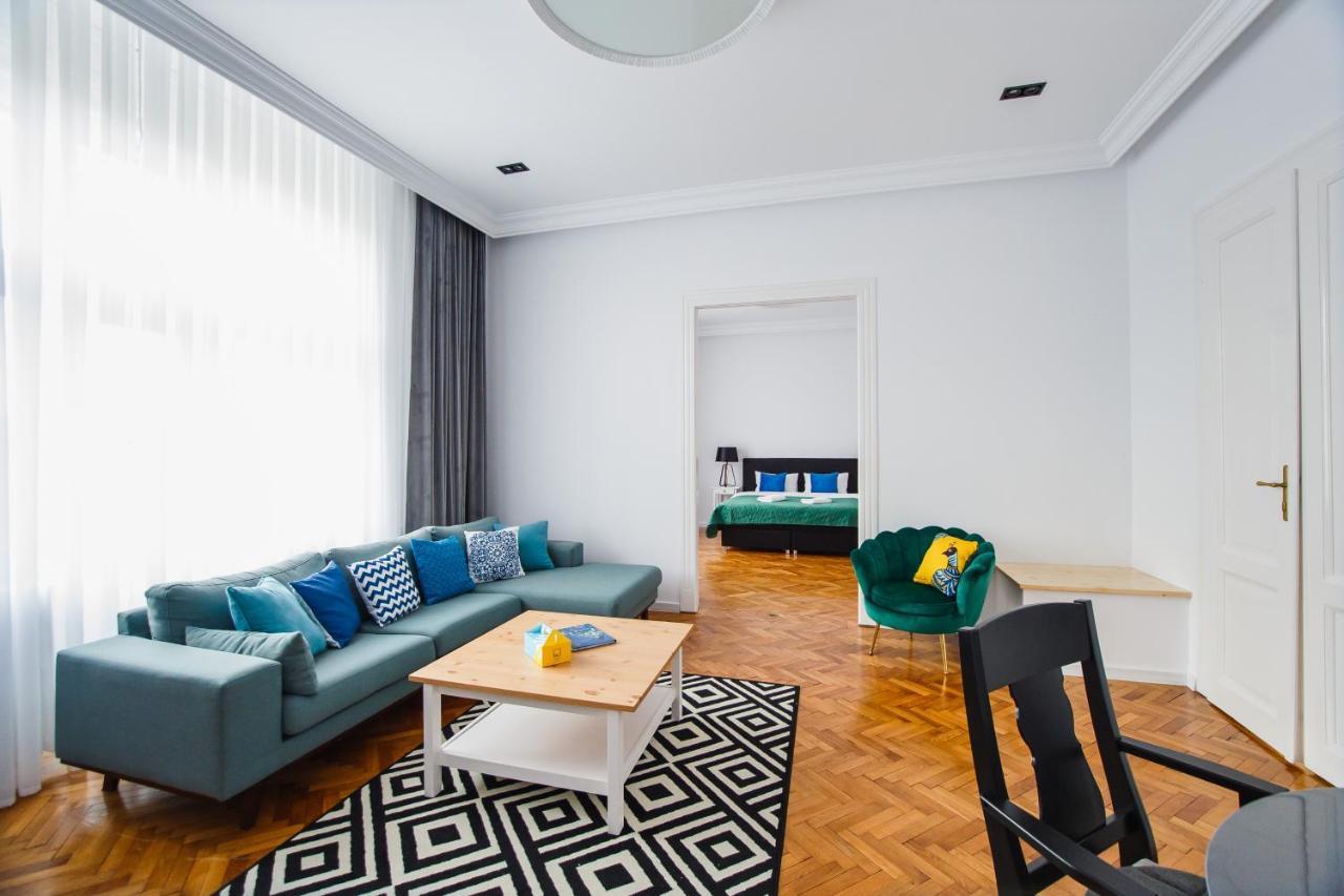 Spacious Riverviews Apartment Near Piata Unirii Oradea Dış mekan fotoğraf