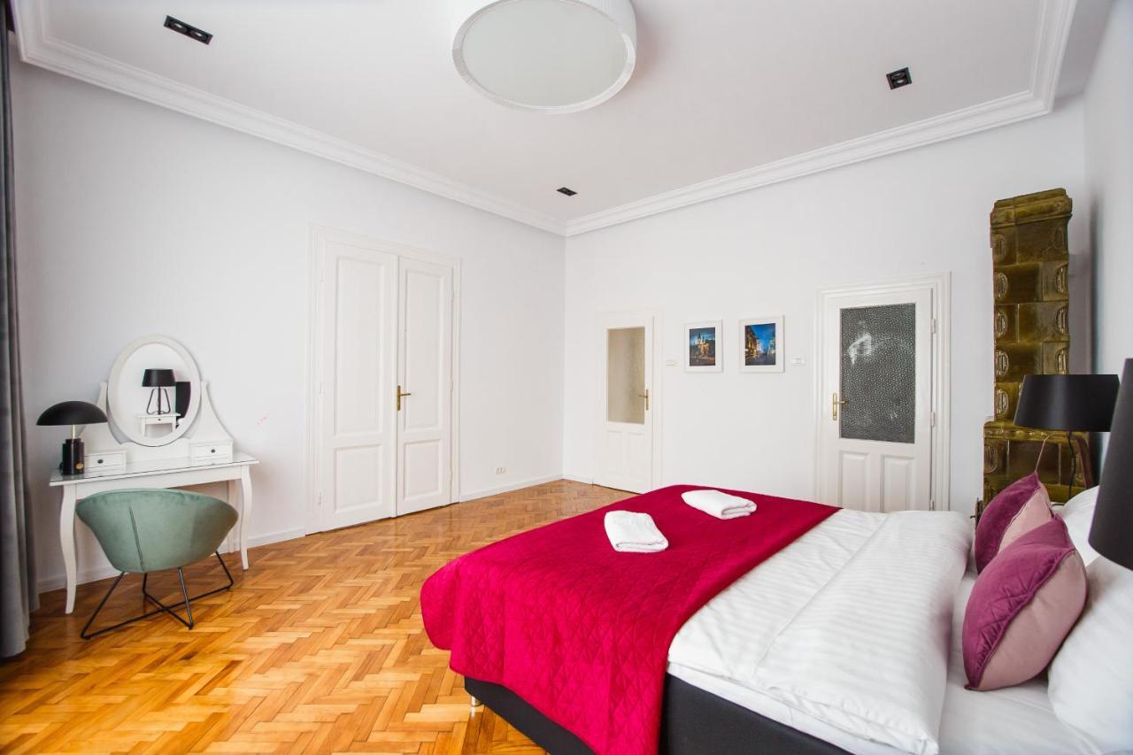 Spacious Riverviews Apartment Near Piata Unirii Oradea Dış mekan fotoğraf