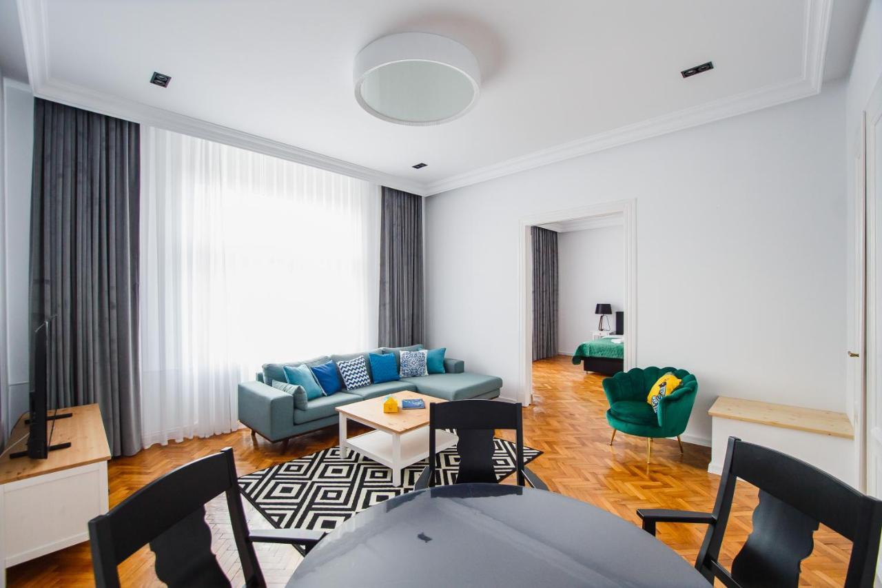 Spacious Riverviews Apartment Near Piata Unirii Oradea Dış mekan fotoğraf