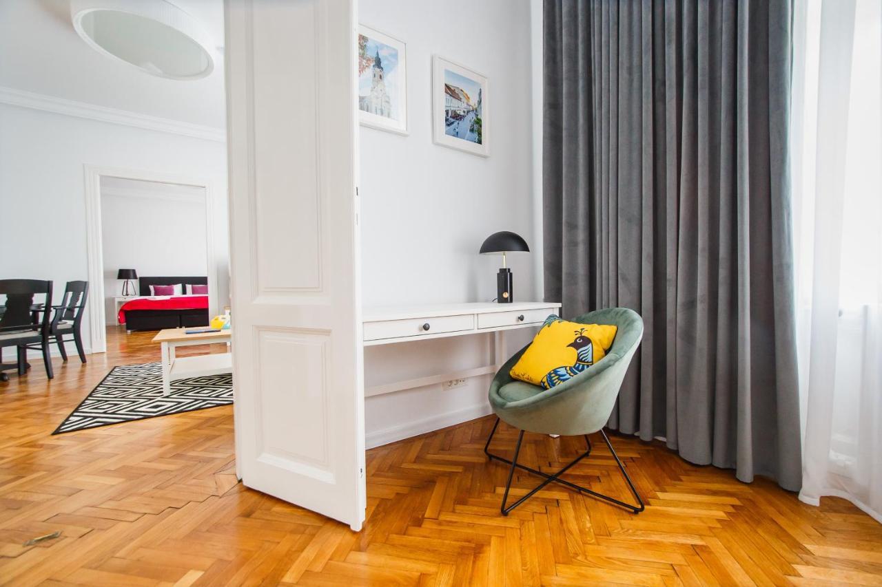 Spacious Riverviews Apartment Near Piata Unirii Oradea Dış mekan fotoğraf